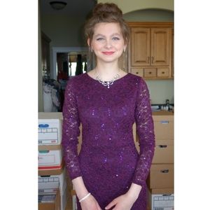 STUNNING Formal dress! Perfect for Prom! Make your